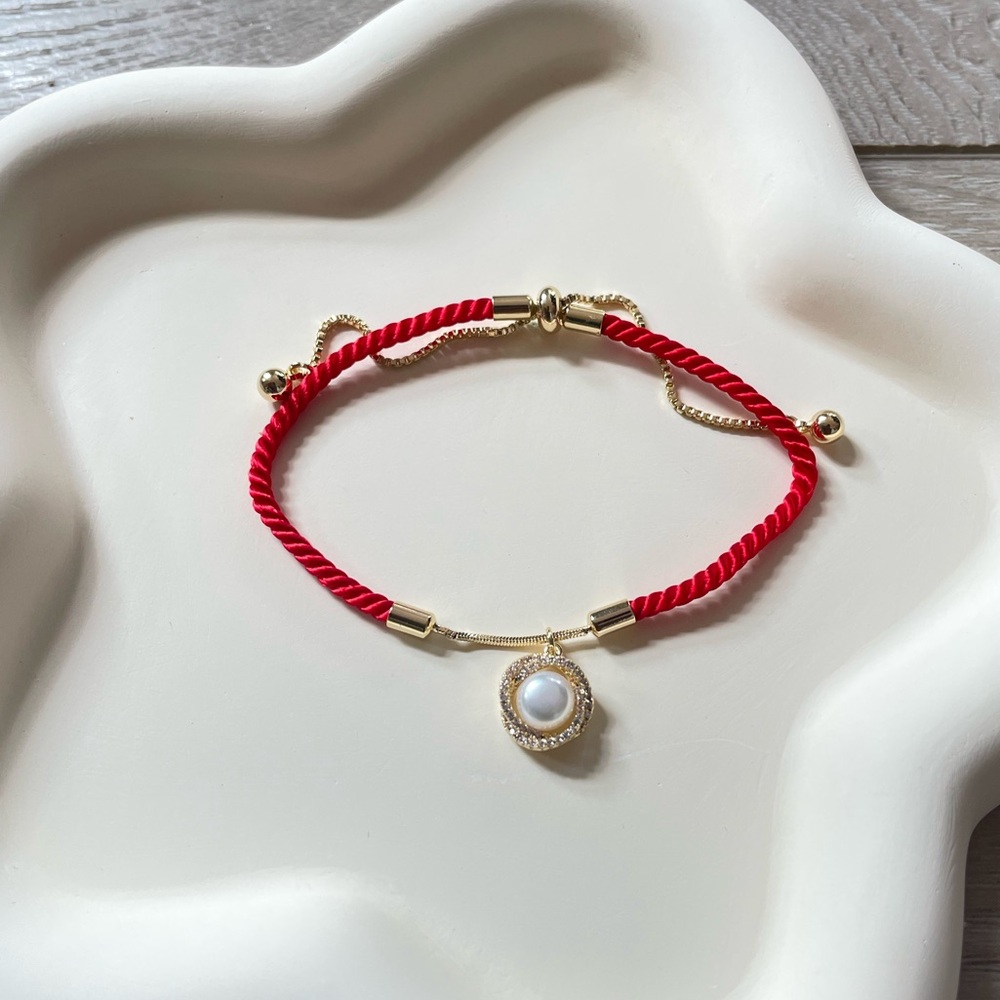 Lucky Red string  bracelet